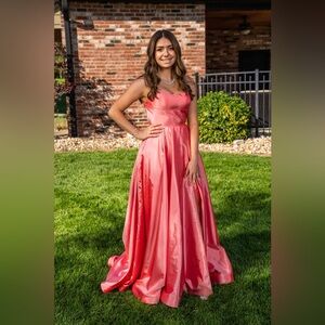 Sherri Hill Coral Prom dress w/spag straps, slit skirt & lace up back. Sz 0